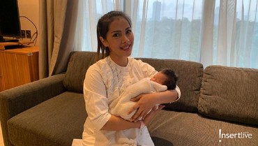 img-title Baru Melahirkan, Nadia Mulya Cerita Momen 'Tandem Nursing'