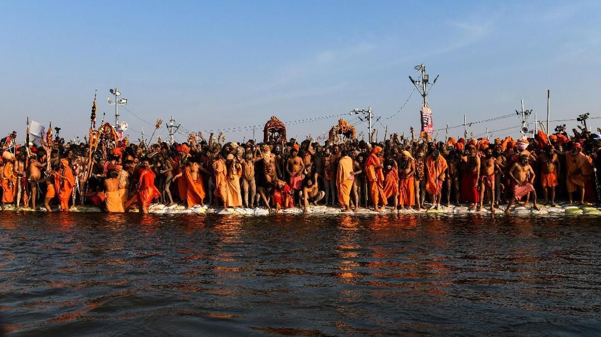 FOTO: Pro dan Kontra Festival Kumbh Mela di India