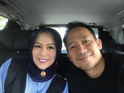 13 Tahun Bersama, Intip 6 Momen Harmonis Keluarga Denny Cagur