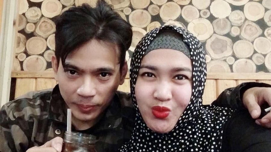 Ditangkap oleh pihak kepolisian akibat kasus narkoba, istri Aris Idol mengatakan jika Aris hanya dijebak.