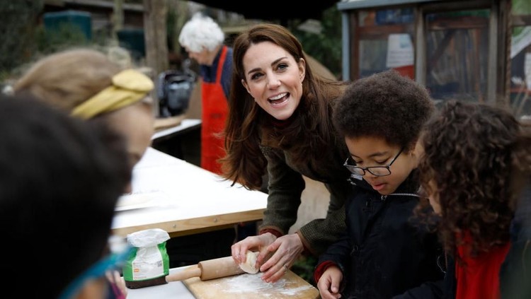 Dari luar, Kate Middleton terlihat tenang. Tapi sebenarnya, dia juga mengalami perjuangan yang sama dengan ibu lainnya kok, Bun.