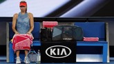 FOTO: Aksi Maria Sharapova di Australia Terbuka Petenis wanita asal Rusia Maria Sharapova menang mudah di babak kedua Australia Terbuka 2019 untuk bertemu Caroline Wozniacki di babak ketiga.
