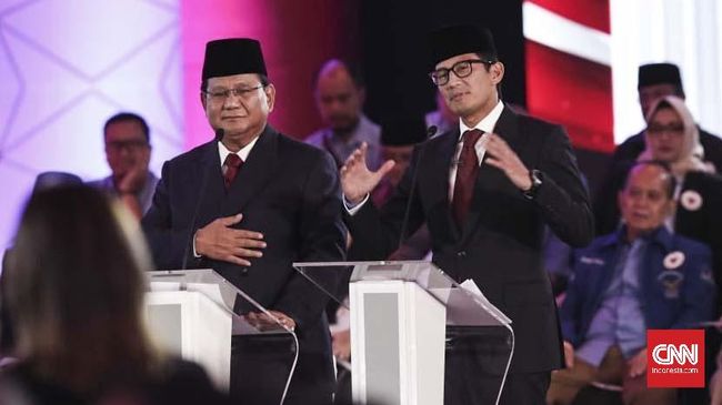 Saat debat capres-cawapres, Prabowo dan Sandiaga Uno sama-sama memakai jas. Namun keduanya memakai jas dengan jenis yang berbeda.