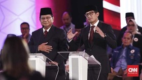 Beda Jas yang Dipakai Prabowo dan Sandiaga di Debat Capres