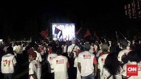 Debat Dimulai, Pendukung Kedua Pasangan Padati Lokasi Nobar