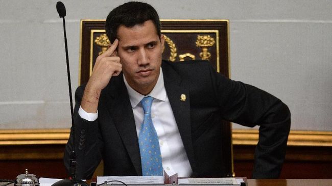 Venezuela Resmi Cekal Guaido ke Luar Negeri