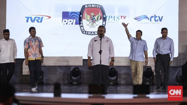 KPU Hapus Pertanyaan Berbentuk Video di Debat Cawapres 2019 Ketua KPU Arief Budiman mengatakan pertanyaan dalam bentuk video dihapus karena timses Jokowi dan Prabowo kesulitan memahami pertanyaan berbentuk video.