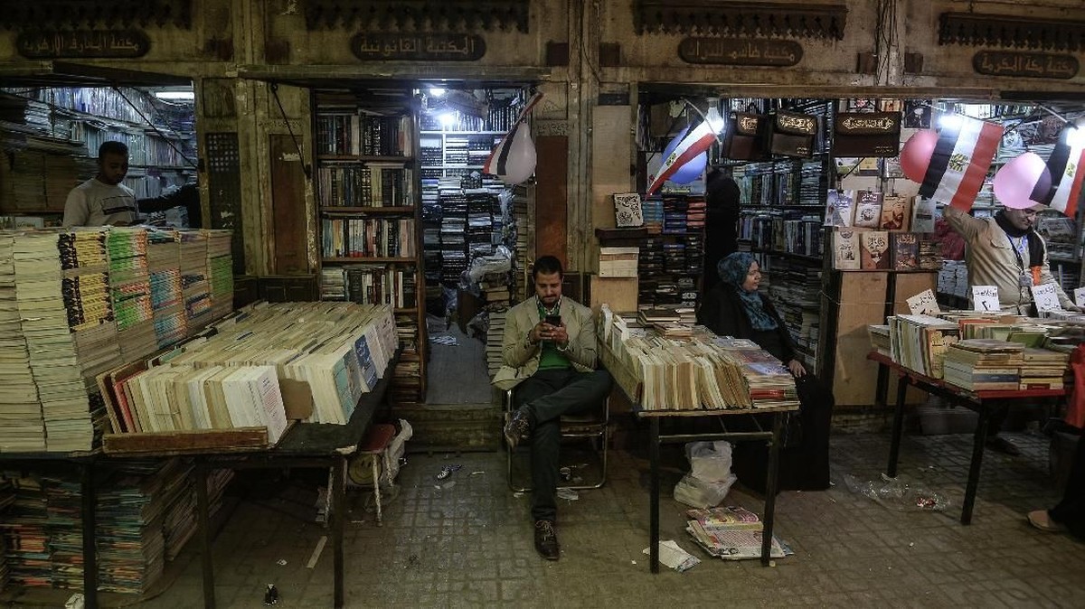 FOTO: Pemandangan Pasar Buku Kairo