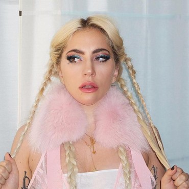 Lady Gaga Terlihat Berkencan dengan Dan Horton