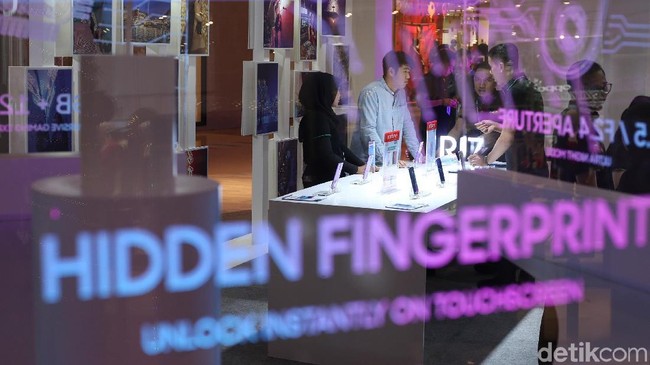 Service center OPPO menerima keluhan permasalahan smartphone baik dari sisi software maupun hardware.