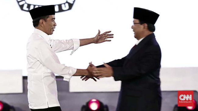 Pertanyaan Jokowi untuk Prabowo terkait caleg Gerindra mantan narapidana korupsi dinilai tidak konsisten. Jokowi pernah menyebut napi korupsi boleh jadi caleg.