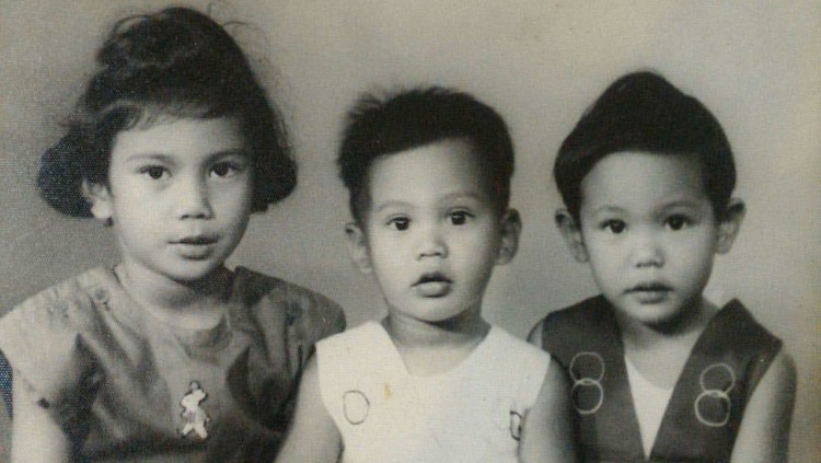 Calon Presiden RI ini kerap mengunggah foto masa kecil, sekaligus mengenang kebersamaan keluarga tercinta.