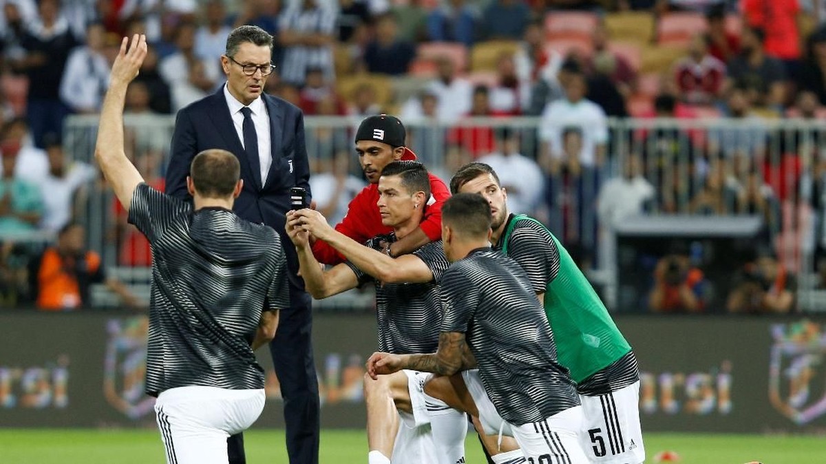 FOTO: Trofi Pertama Ronaldo di Juventus
