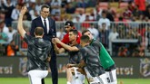 FOTO: Trofi Pertama Ronaldo di Juventus Cristiano Ronaldo merebut trofi pertamanya di Juventus setelah menang 1-0 atas AC Milan di Piala Super Italia 2018.