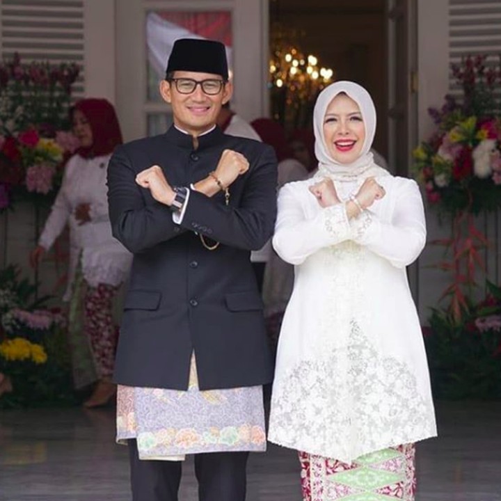 <p>Gaya pasangan ini juga seru deh, nggak kalah kayak anak muda. (Foto: Instagram/nurasiauno)</p>