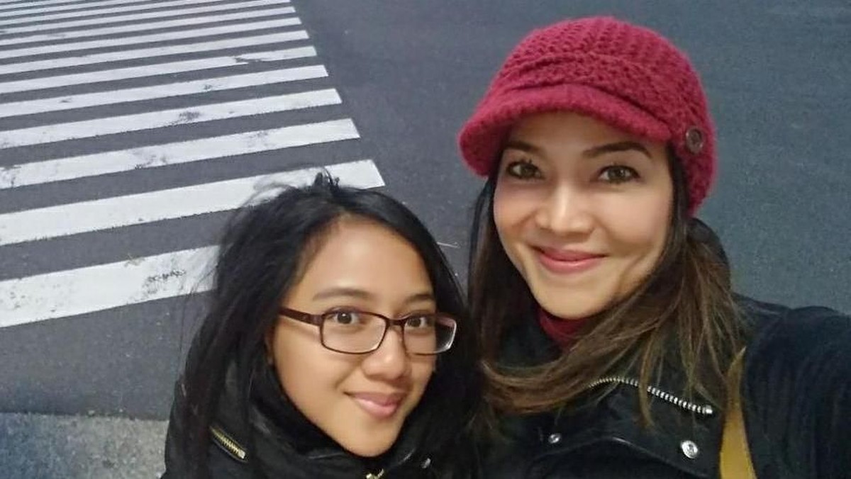 Sosok Ira Koesno menjadi sorotan dalam Debat Perdana Pilpres 2019&period; Di usianya yang ke-49 tahun&comma; Ira memang seolah tak kehilangan pesonanya yang makin awet muda&period;