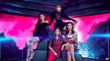 img-title 'Ddu-Du Ddu-Du' Jadi MV GirlGroup Pertama yang Tembus 10 Juta Like