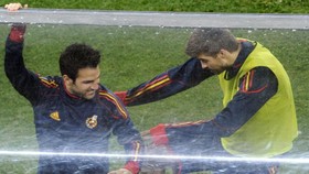 7 Pesepakbola yang Bersahabat di Dalam dan Luar Lapangan