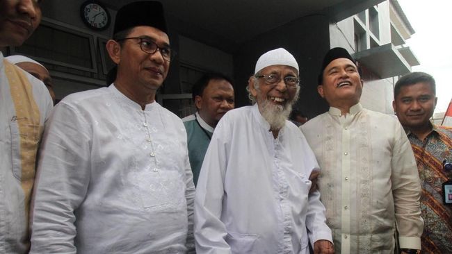 Dirawat di RSCM, Kondisi Abu Bakar Baasyir Stabil Kondisi kesehatan Abu Bakar Baasyir sempat menurun saat dibawah ke RSCM beberapa hari lalu. Kondisinya saat ini dilaporkan stabil.