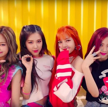 Kemeriahan Konser BLACKPINK Hari Pertama di Jakarta