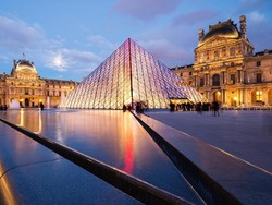Pedagang Barang Seni Inggris Ngaku Dihubungi Pencuri Perhiasan Museum Louvre