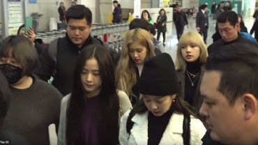 img-title Ke Indonesia, Simak Outfit Mewah Lisa & Jennie BLACKPINK