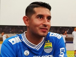 Esteban Vizcarra Perpanjang Kontrak di Persib Bandung