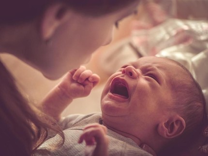 Jangan Biarkan Bayi Menangis Kejer dan Terus-menerus Bunda, Ini Bahayanya