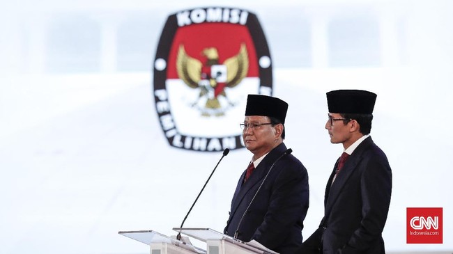 Andre Rosiade membantah telah menyebarkan e-money bergambar Prabowo-Sandi. Kata dia, kubu Prabowo tak memiliki uang untuk menyebarkan e-money.