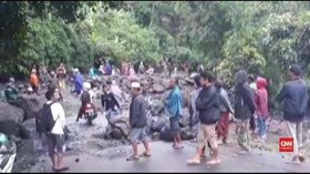 VIDEO: Longsor Rinjani Tutup Jalan Sepanjang Satu Kilometer