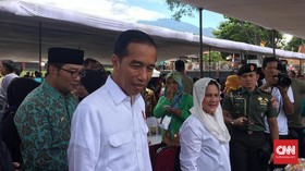 Di Garut, Jokowi Bercerita Pernah Hidup Sulit di Pinggir Kali