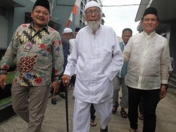 Alumni Ngruki Siap Jemput Abu Bakar Baasyir Jika Bebas 8 Januari
