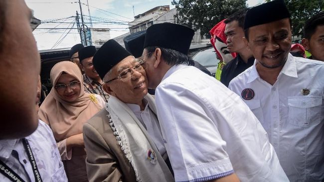 Ma'ruf Amin Sebut Hoaks Sama dengan Tsunami Teknologi Ma'ruf Amin prihatin dengan teknologi yang disalahgunakan, karena seharusnya membawa kebaikan, tetapi kini justru menjadi bencana.