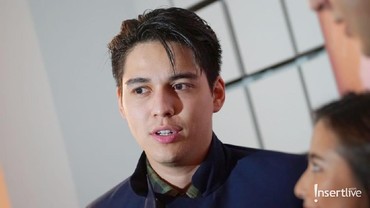 img-title Sudah Peluk Islam Sejak Lahir, 4 Artis Ini Dikira Mualaf