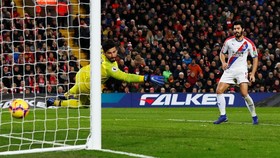 Alisson, Kiper Terburuk Liga Inggris di 2019