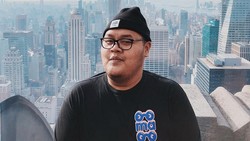 Sibuk Kerja, Reza Chandika: Jangan Lupa Minum Air Putih