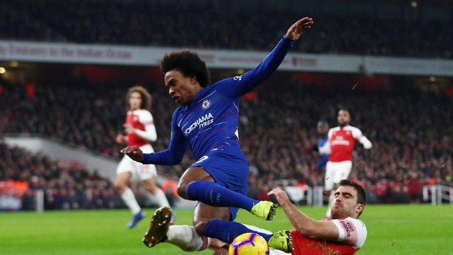 Kemenangan kandang atas Chelsea didapat Arsenal berkat dua gol bola mati dan tanpa Mesut Oezil di dalam daftar susunan pemain inti.