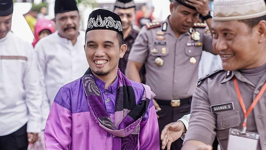 Istri Ustaz Maulana meninggal dunia hari Minggu (20/1) di RS Bhayangkara, Makassar. karena penyakit gangguan saluran pencernaan.