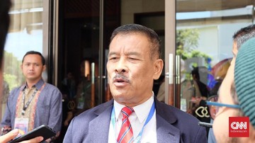 Liputan Olahraga CNN Sport : Respons Bos Persib Umuh Muchtar Soal Pencabutan Larangan Suporter Away