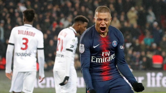 Saat undian 16 besar Liga Champions dilakukan, Paris Saint-Germain diunggulkan. Jelang laga berlangsung, Manchester United kini ada di atas angin.