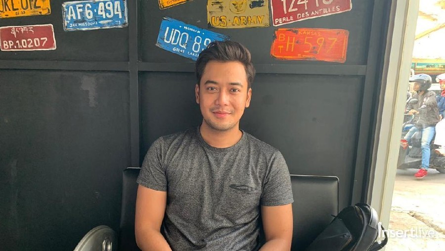 Sudah move on dari drama percintaannya, Kriss Hatta mengaku dekat dengan wanita.