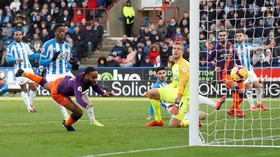 Manchester City Menang Atas Huddersfield 3-0 di Liga Inggris
