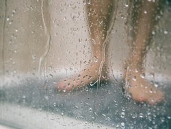 Hal yang Harus Diingat Jika Pakai Spons Jaring Saat Mandi