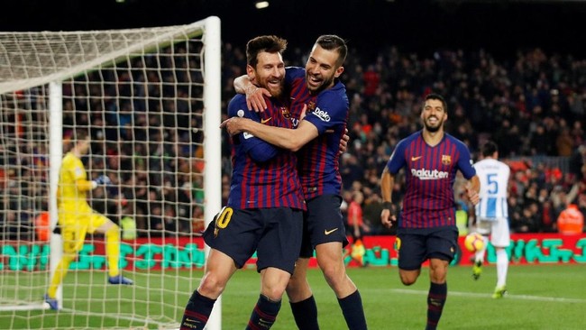 Olympique Lyon akan menjamu Barcelona dalam leg pertama babak 16 besar Liga Champions. Berikut fakta menarik jelang duel tersebut.