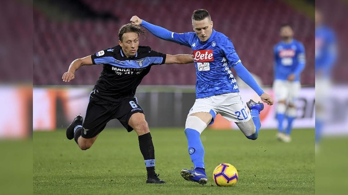 FOTO: Kalahkan Lazio, Napoli Jaga Jarak dengan Juventus