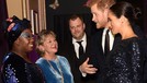 8 Potret Cantik Meghan Markle dengan Perut Buncit Meghan Markle tengah mengandung anak pertamanya dengan Pangeran Harry. Akan melahirkan pada April mendatang, intip delapan potret Meghan dengan perut buncit.