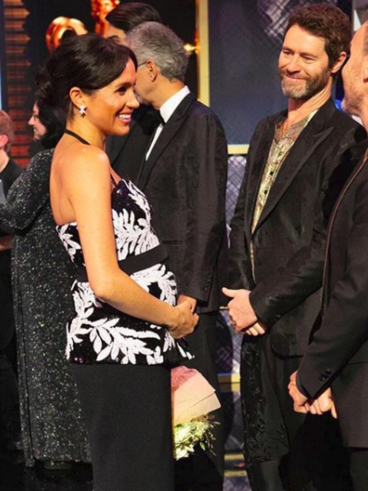 Meghan Markle tengah mengandung anak pertamanya dengan Pangeran Harry&period; Akan melahirkan pada April mendatang&comma; intip delapan potret Meghan dengan perut buncit&period;