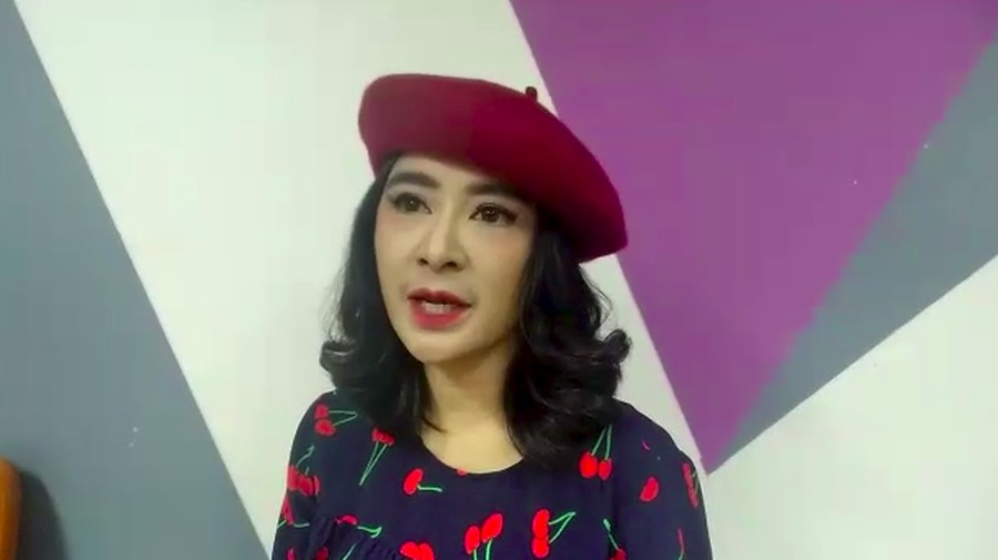 Kabar duka datang dari penyanyi Uut Permatasari yang baru saja ditinggal ayahnya, Edi Herwanto.