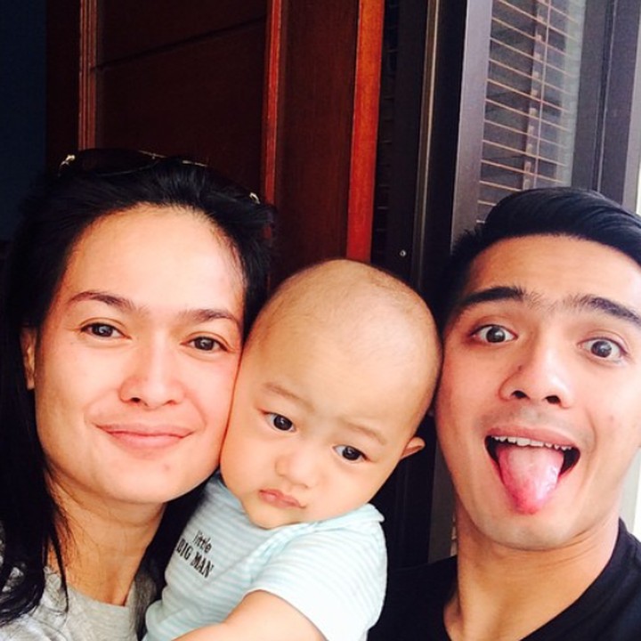 <p>Kalau lihat foto Donna Harun ini, siapa sangka dia sudah punya tiga cucu? He-he-he. (Foto: Instagram/ @rickyharun)  </p>