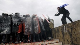 FOTO: Demo Soal Makedonia di Yunani Berujung Ricuh